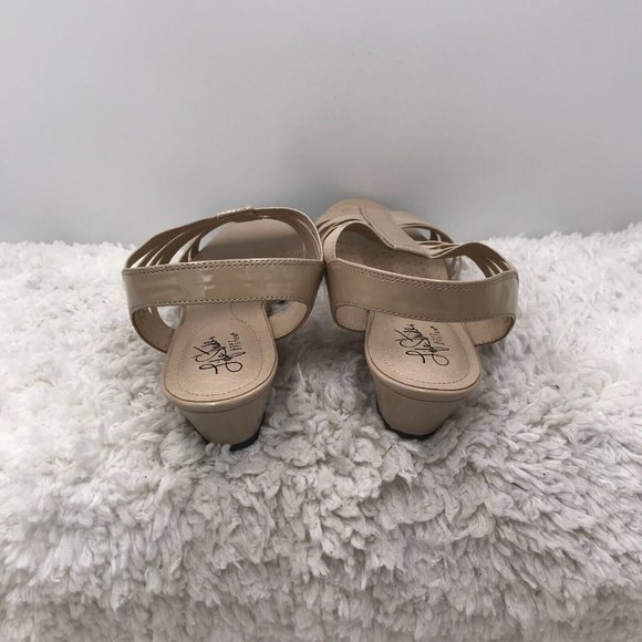 LIFE STRIDE Sandals Womens 9.5M YOURS Taupe Tan Beige Wedge‎ Flats Soft System - Picture 3 of 7